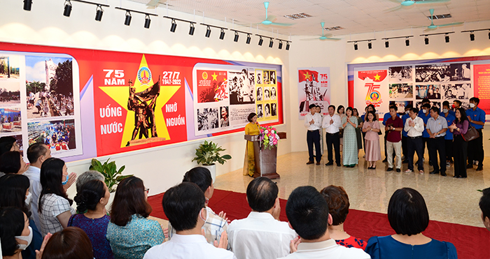 Khai mạc triển lãm “Uống nước nhớ nguồn”