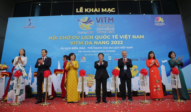 (Chinhphu.vn) - Hội chợ Du lịch quốc tế Đà Nẵng 2022 với chủ đề “Du lịch biển đảo - thế mạnh của Du lịch Việt Nam” được xem là cơ hội để đẩy nhanh quá trình phục hồi du lịch Việt Nam sau COVID-19.