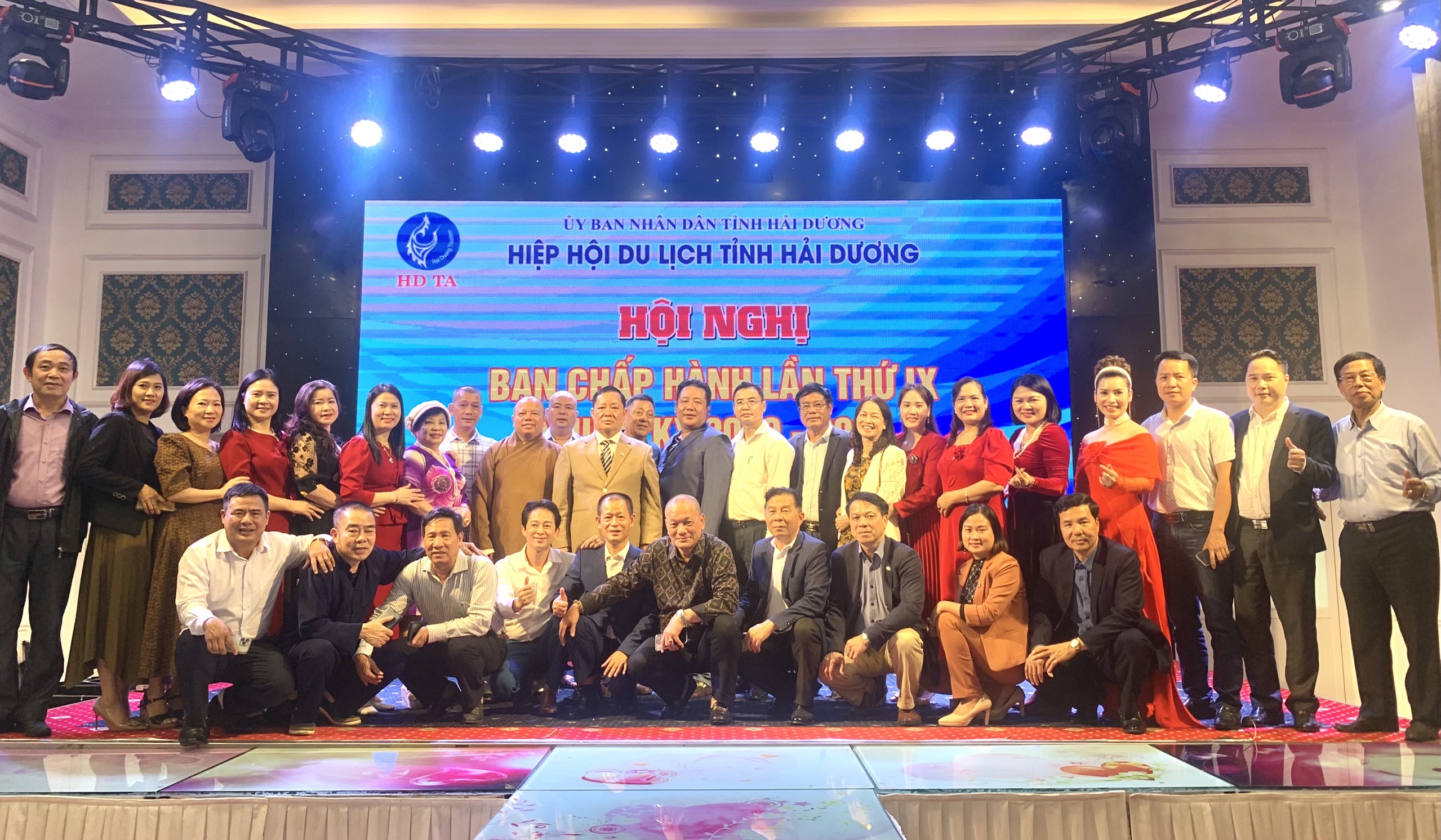 Hội nghị BCH lần thứ 9 