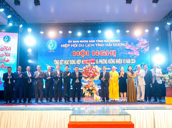 Hiệp hội Du lịch TP Hải Phòng , Dạo quanh chợ Tết Hải Đăng