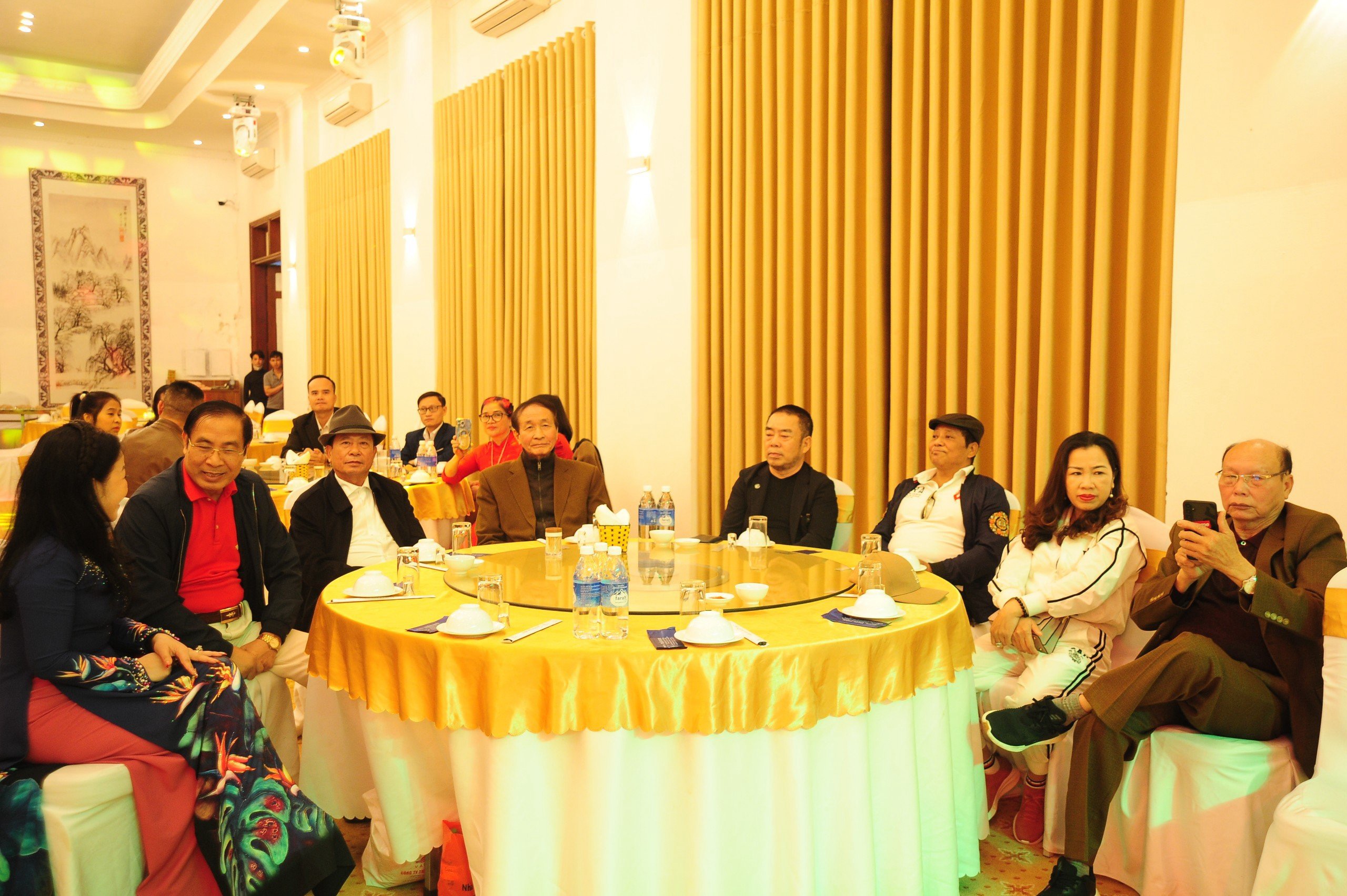 Bốn điều lên tránh vì vô bổ 