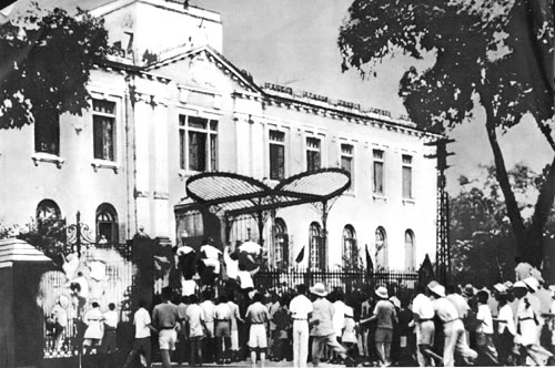 Huế tháng Tám